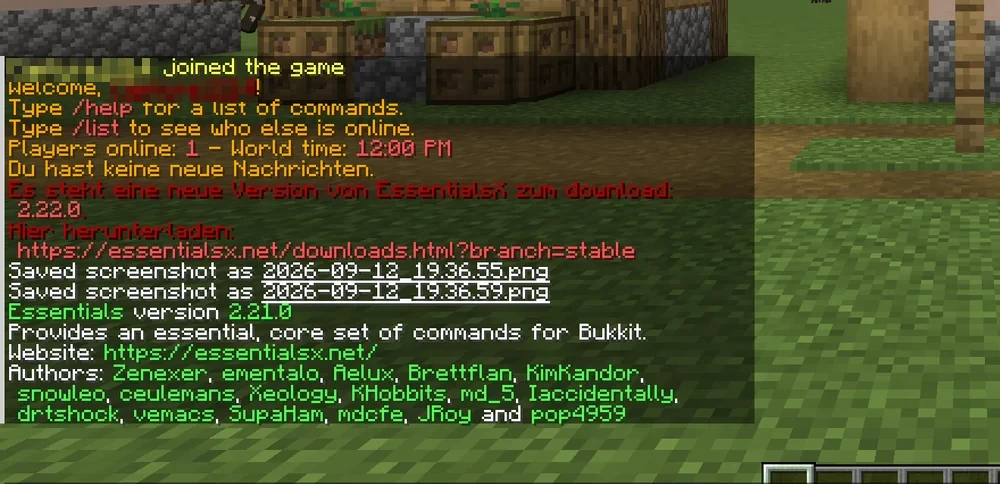 EssentialsX join message with a notice about a newer version